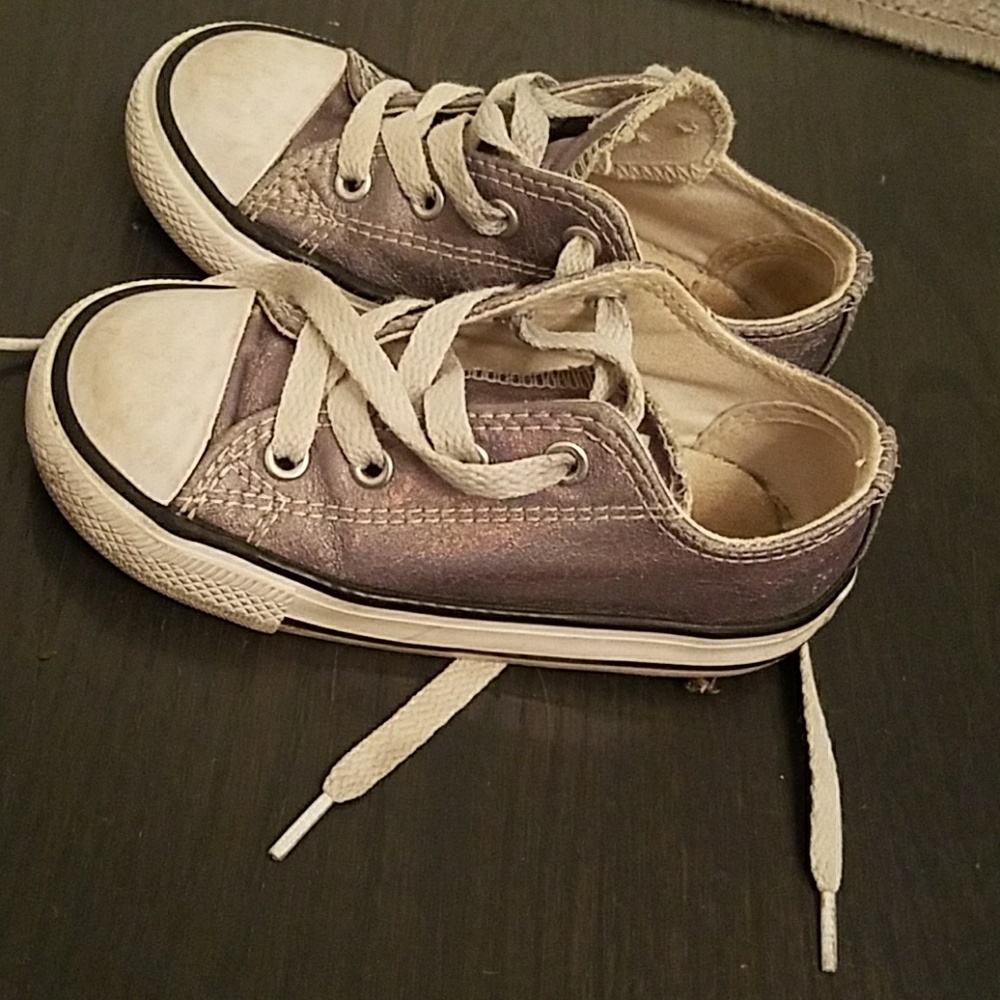 Converse toddler shoes, sz 8 Grey and White